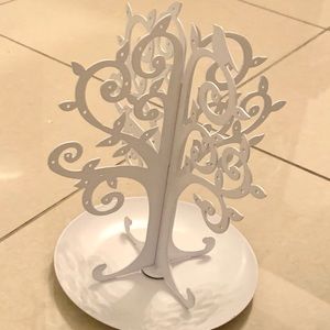 White jewelry accessories tray